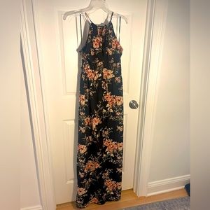 Navy Lulus maxi dress with mauve florals